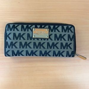Michael Kors Zip Around Continental Wallet